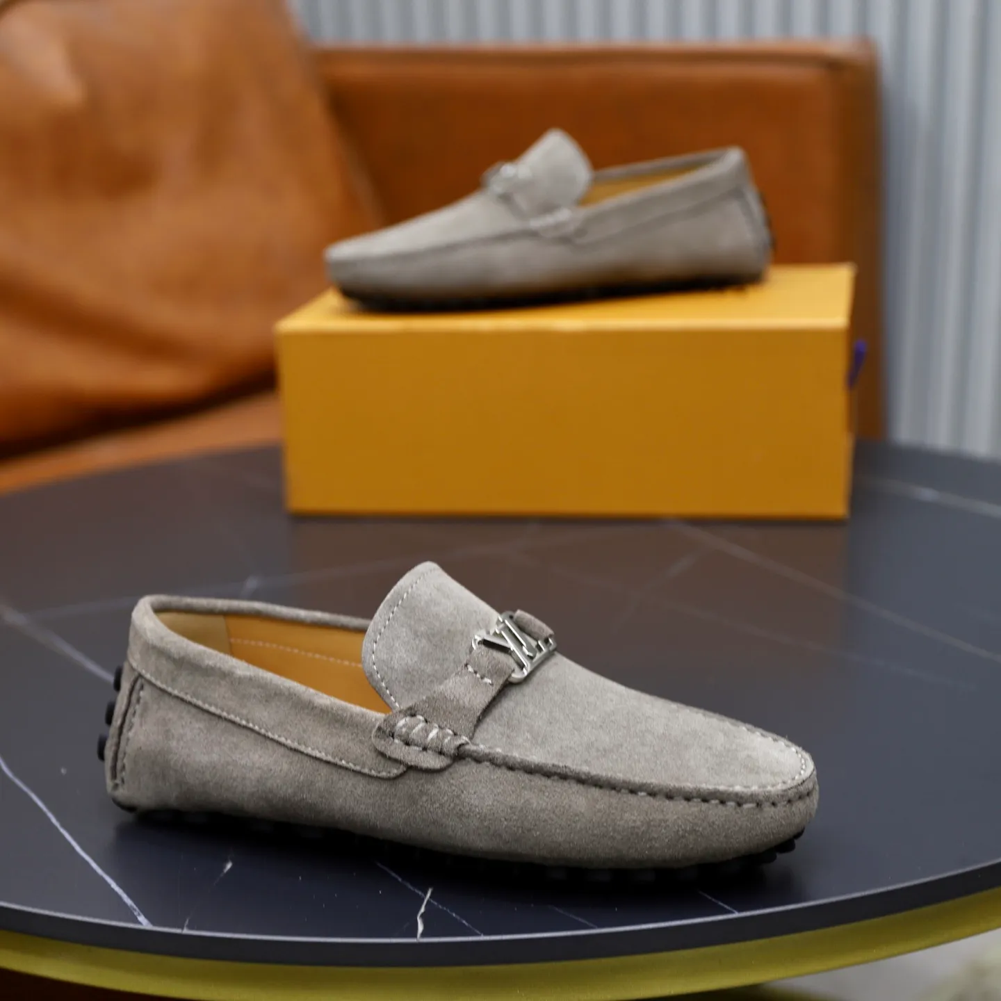 Ex-factory price: 480💰【LV】Louis Vuitton ⚠️High-end men’s driving and pedal series ⚠️38-44 (customized for 45) ⚠️All original cowhide leather! Thick and soft! Made entirely of calfskin lining! The latest non-slip beanie sole! Three-dimensional package technology! Fashionable and classic! Handicrafts! Original high quality! Feel free to compare!